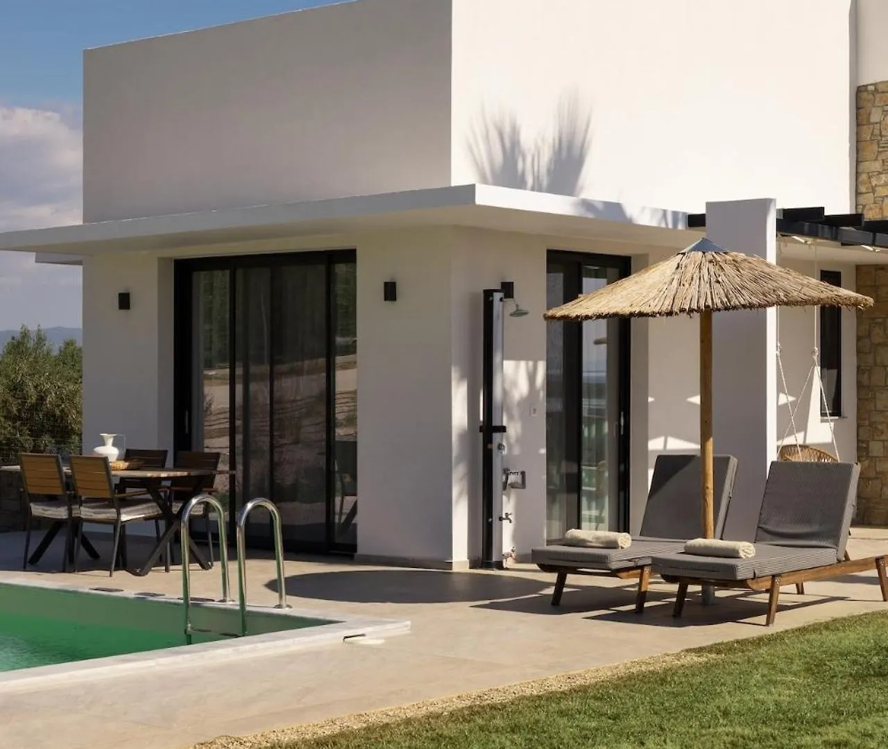 Flamingo View Suites & Villas Nea Poteidaia Aparthotel