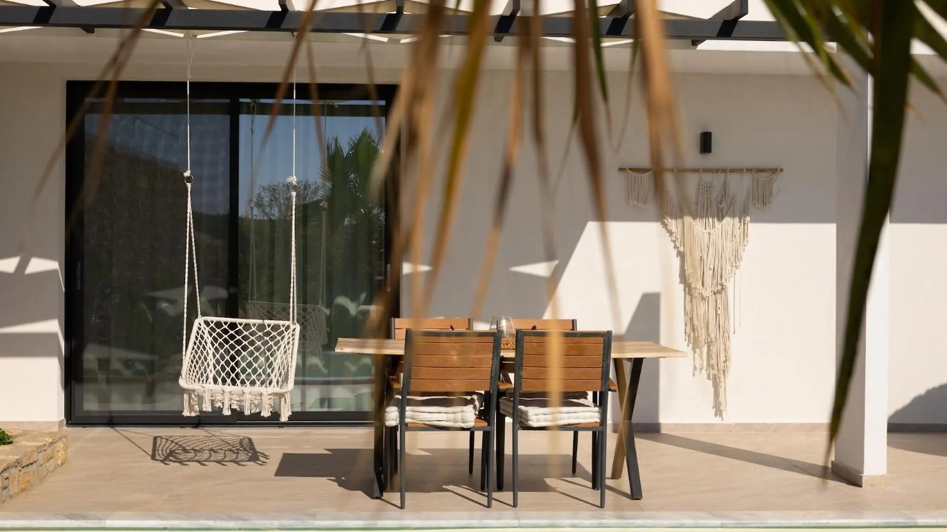 Flamingo View Suites & Villas Nea Poteidaia