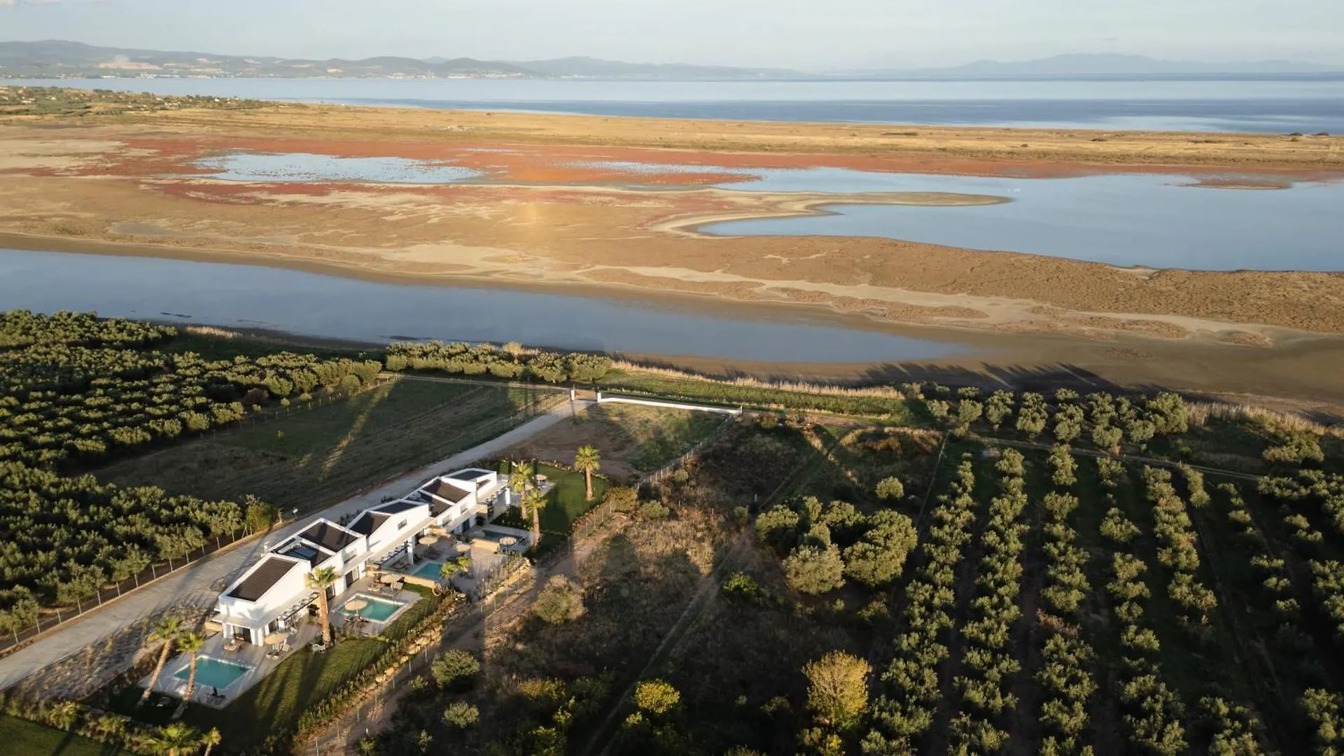 Flamingo View Suites & Villas Nea Poteidaia 0*,  Greece