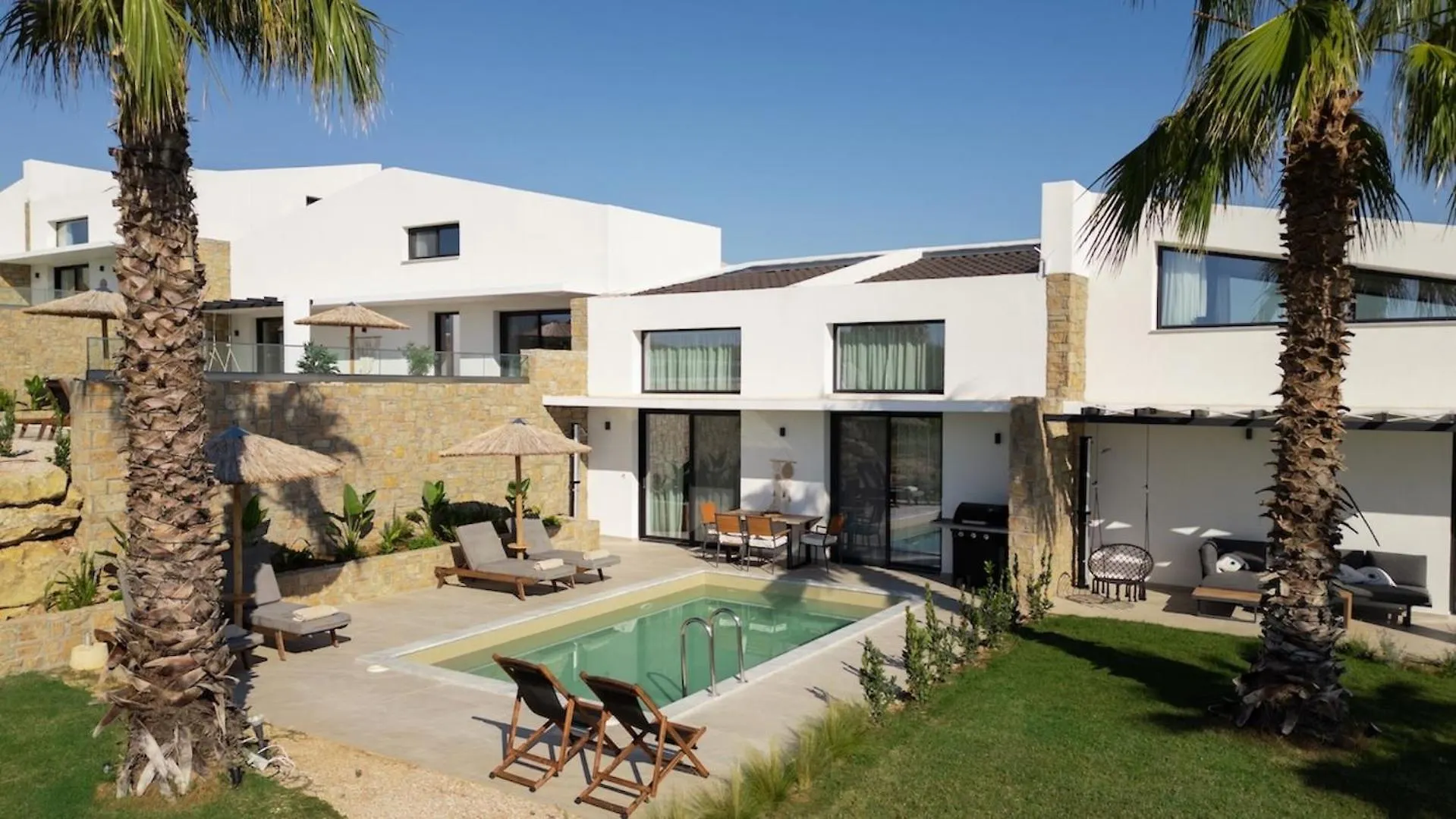 מלון דירות נאה פוטידאה Flamingo View Suites & Villas