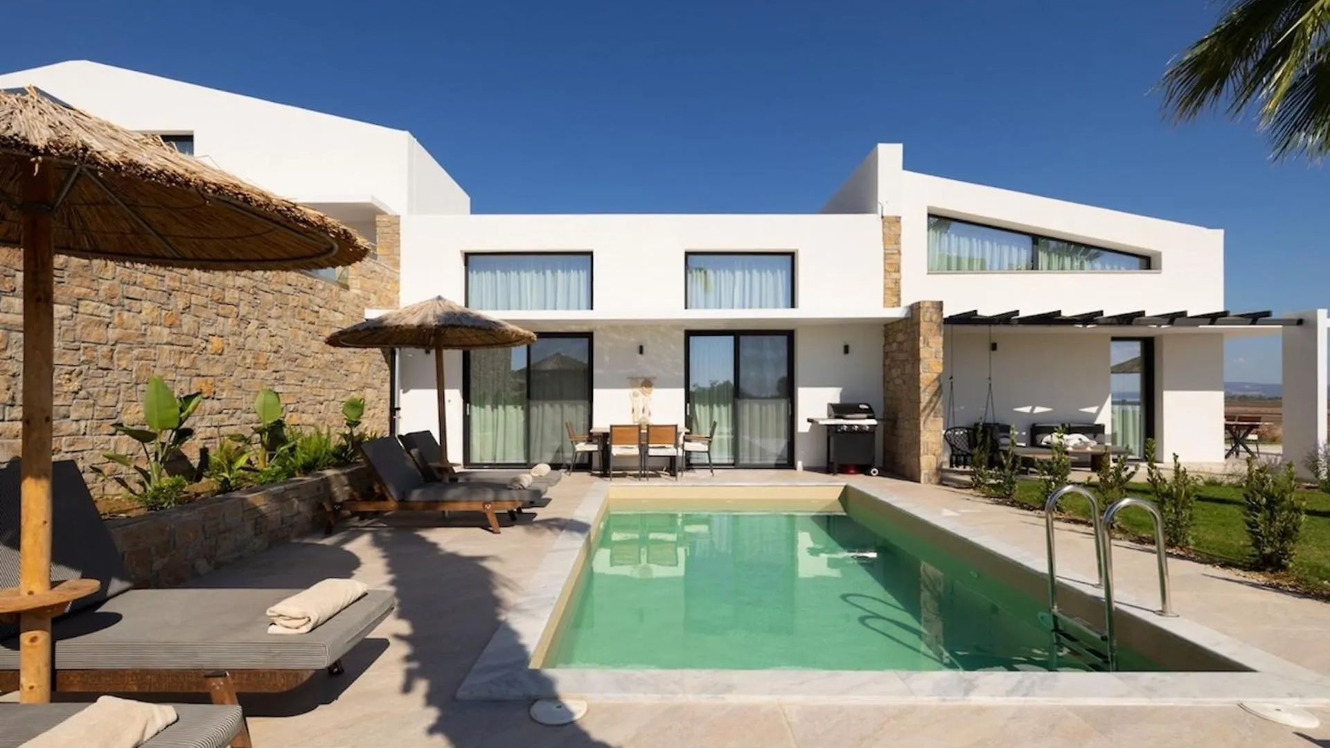 Flamingo View Suites & Villas Nea Poteidaia Greece