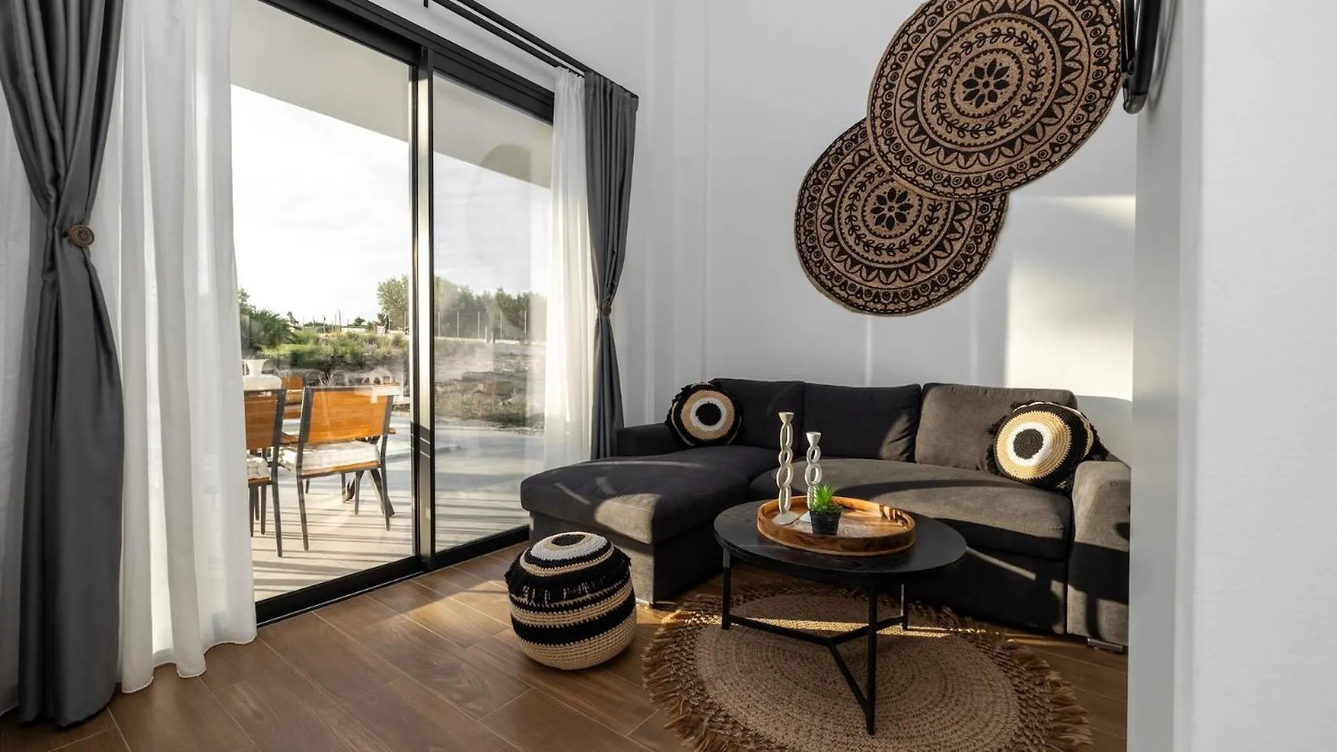 Flamingo View Suites & Villas Nea Poteidaia Aparthotel