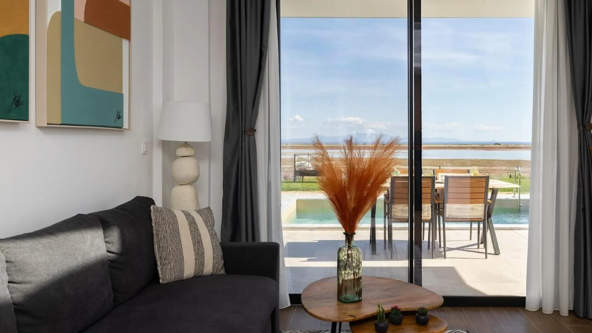 Flamingo View Suites & Villas Nea Poteidaia Aparthotel