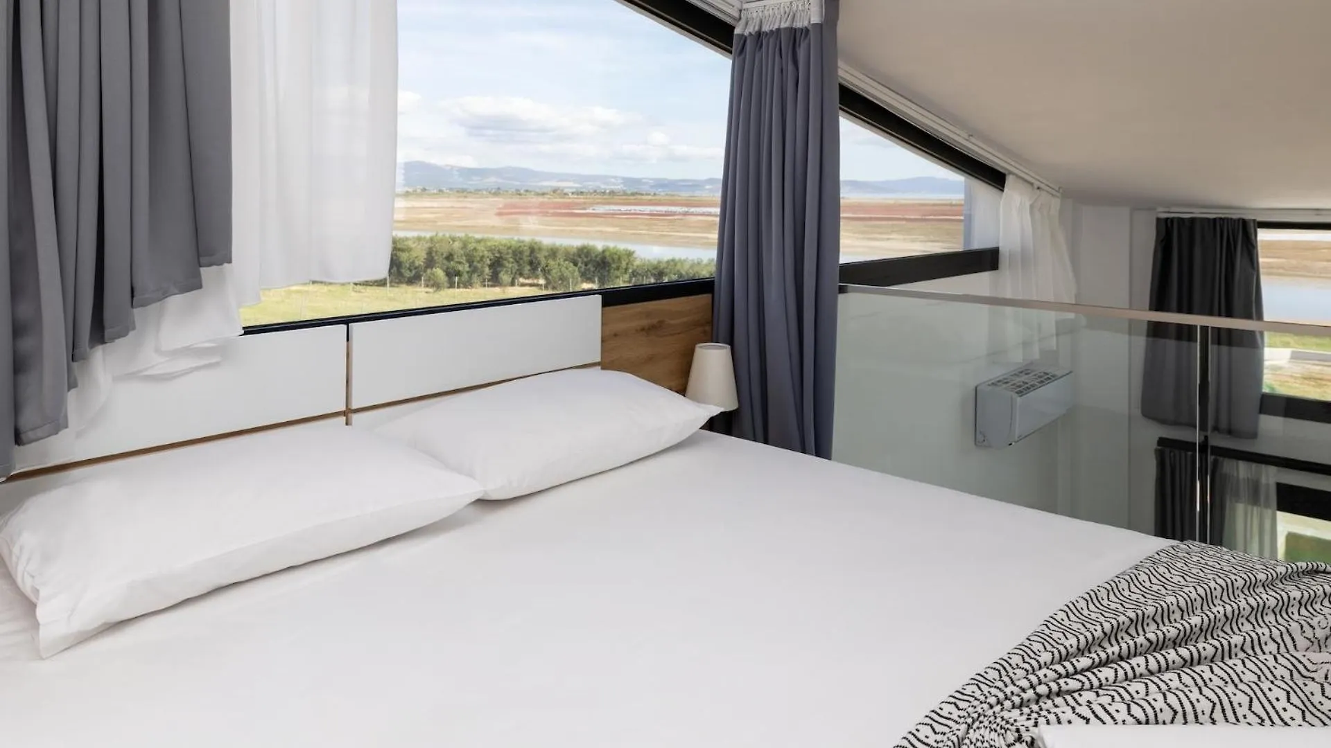 Aparthotel Flamingo View Suites & Villas Nea Poteidaia