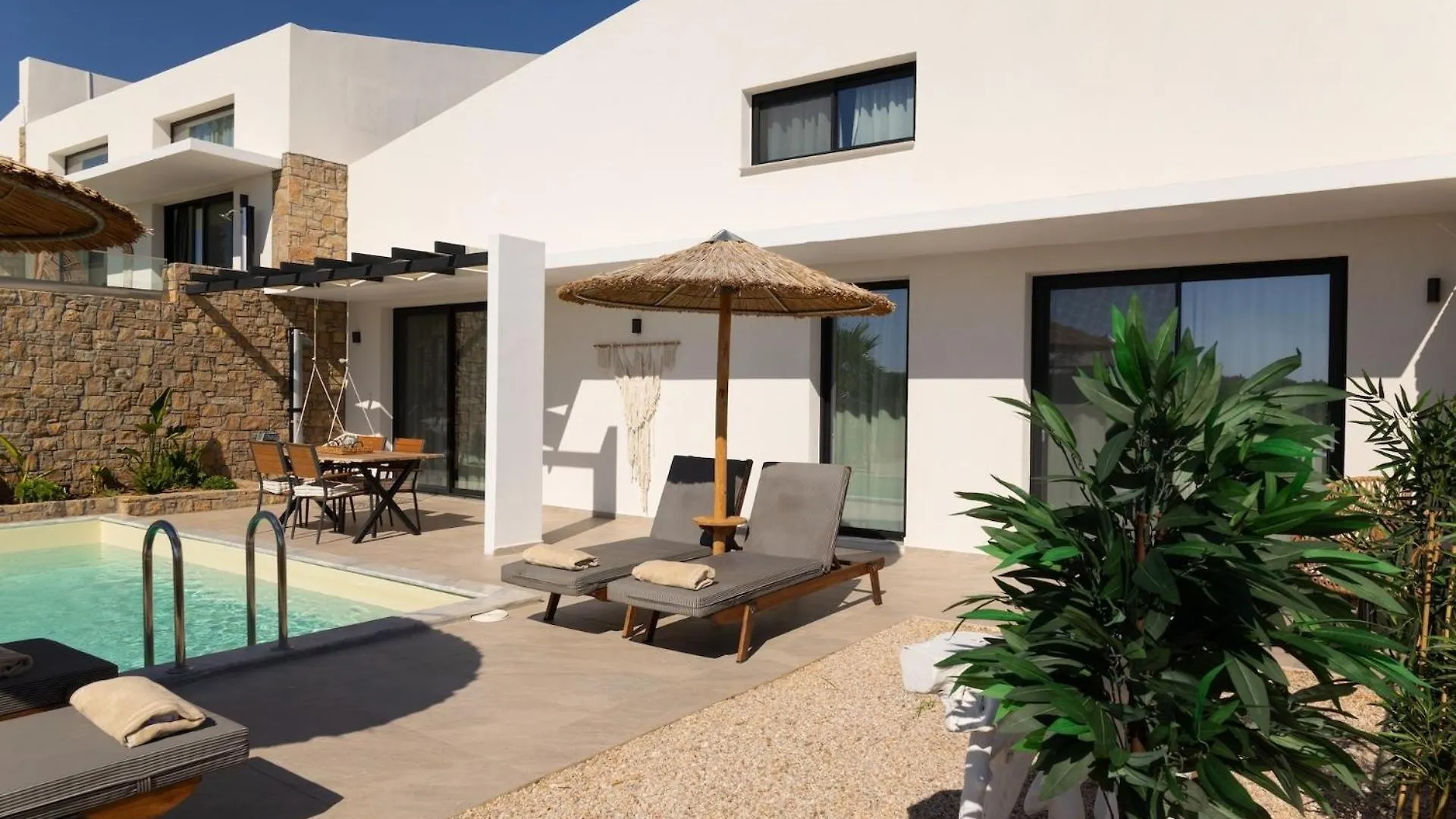 Flamingo View Suites & Villas Nea Poteidaia Aparthotel